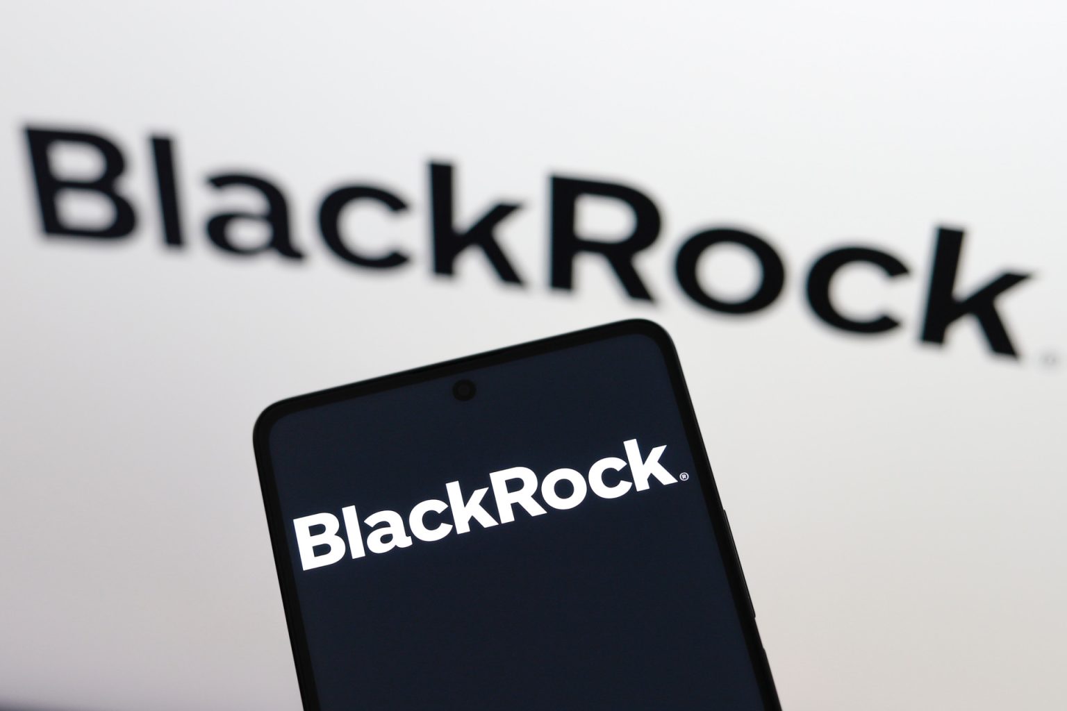 BlackRock’s Tokenised Fund Hits $100M in Dividends, Signalling Institutional Onchain Shift