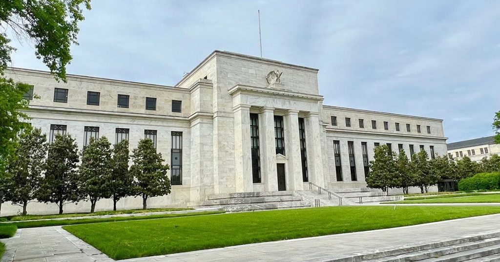 Crypto-Linked Fed Nominee Warsh Heads to Crucial Senate Showdown